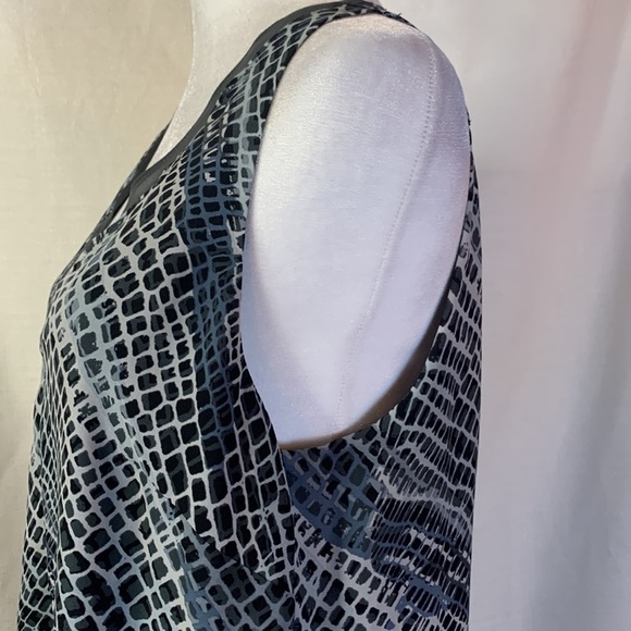 Banana Republic Factory Snakeskin V Neck Sleeveless Top - Picture 7 of 12